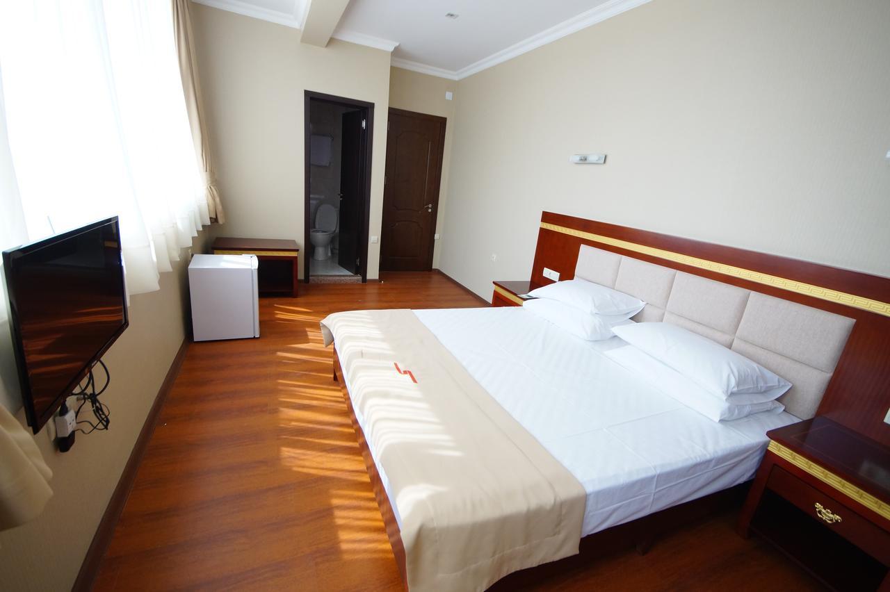 Hotel 725 บาทูมิ ภายนอก รูปภาพ