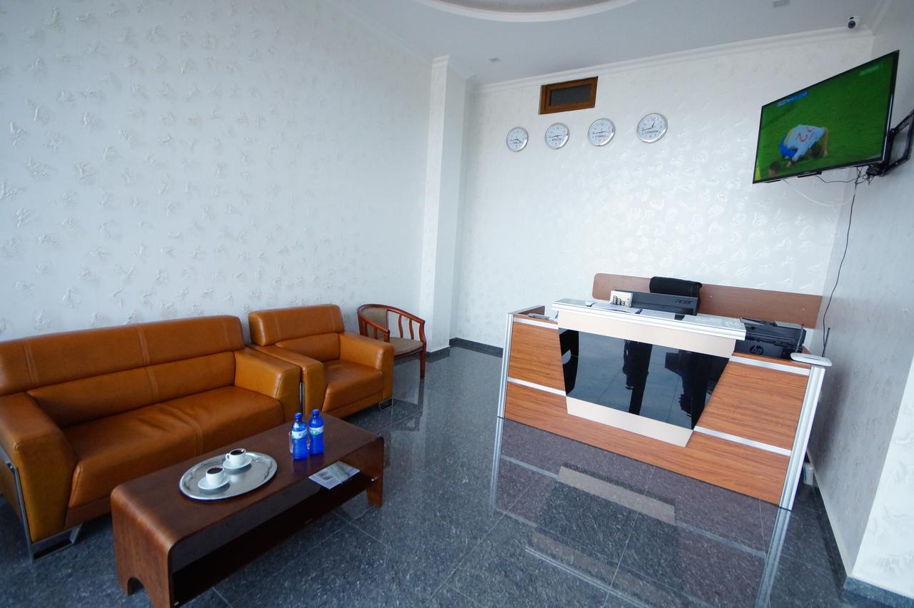 Hotel 725 บาทูมิ ภายนอก รูปภาพ