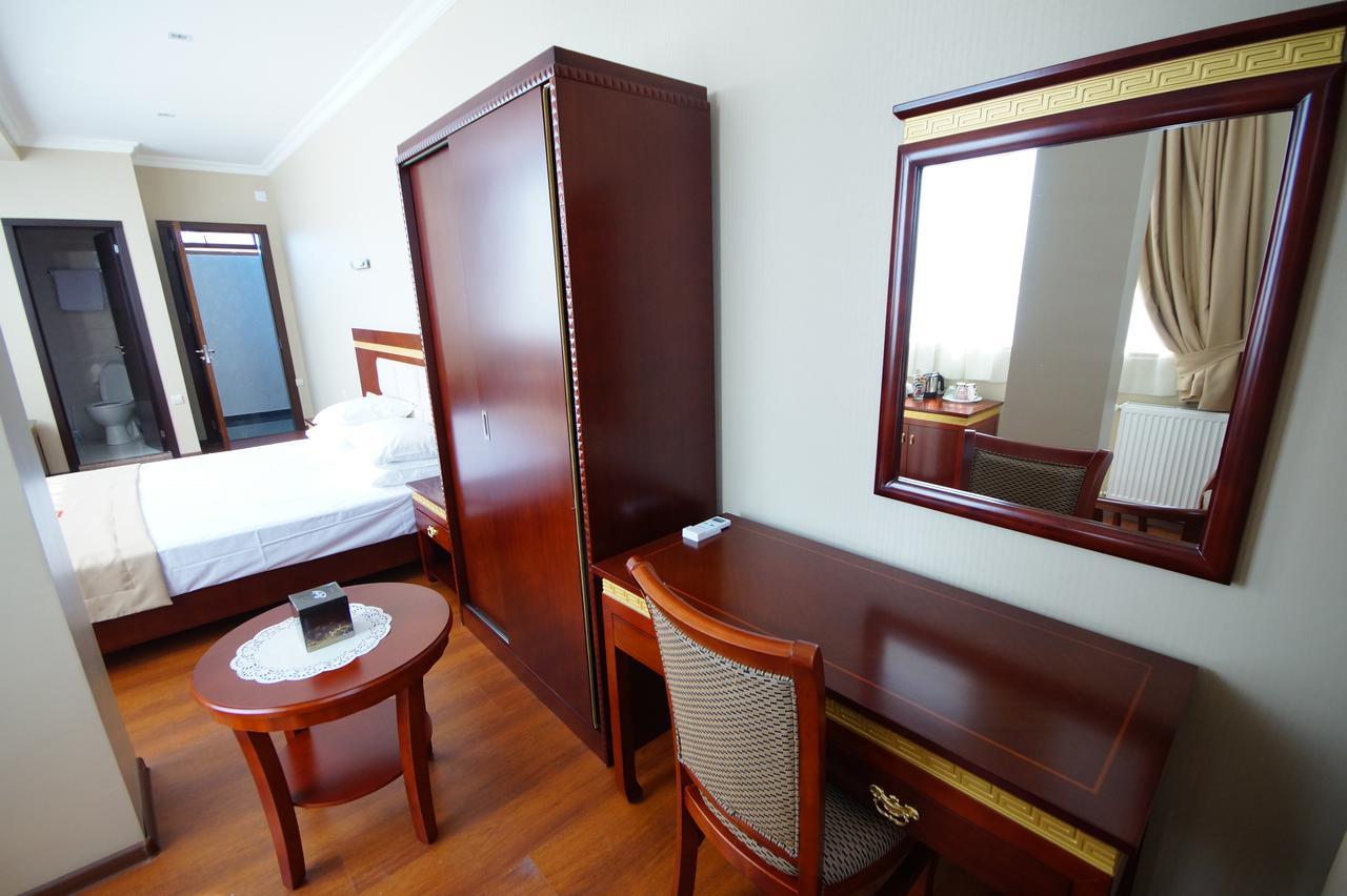 Hotel 725 บาทูมิ ภายนอก รูปภาพ